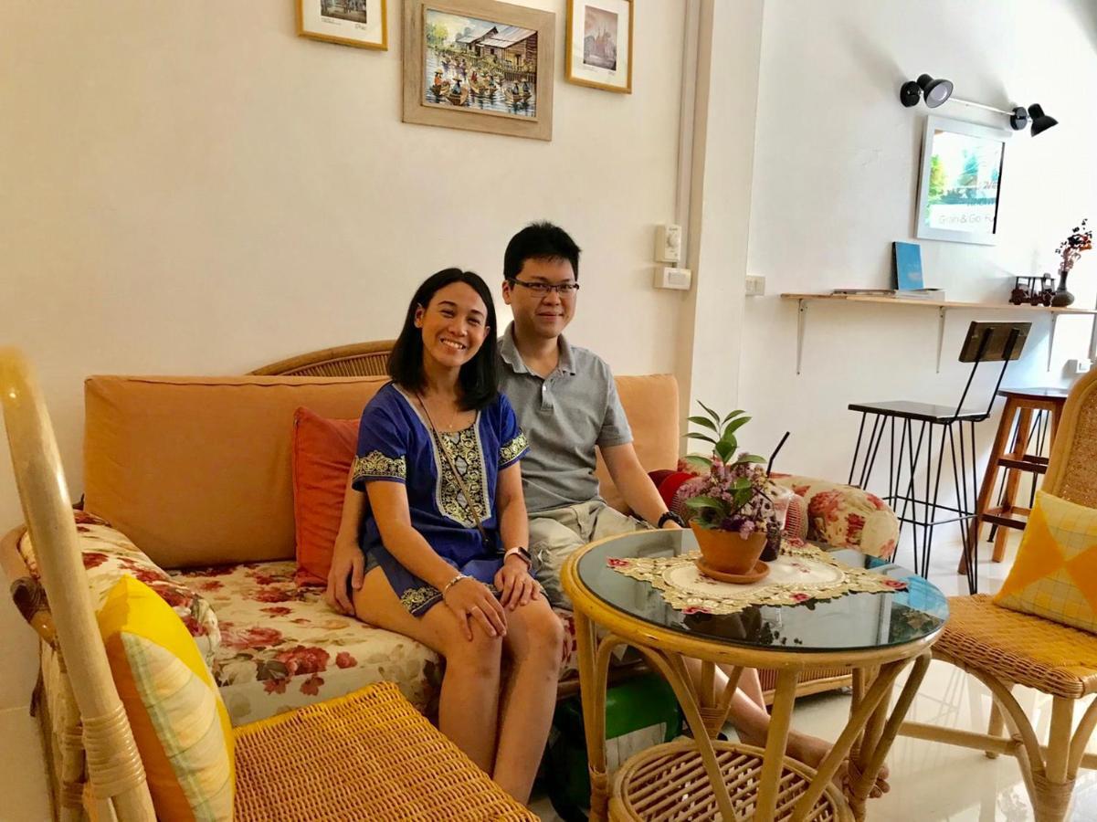 One Of Us House Vandrehjem Bangkok Eksteriør billede
